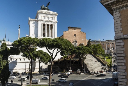 Rome Downtown Suite Bed and Breakfast Aracoeli image 9
